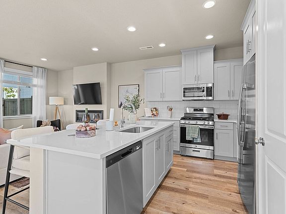 7th image of this home