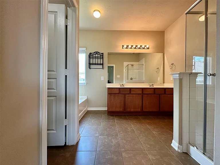 11111 Kingsnorth Dr — Photo 34