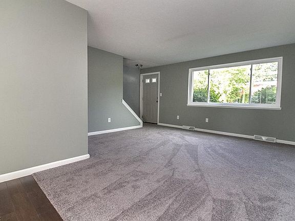 3rd image of 1556 Severn Ln Unit B