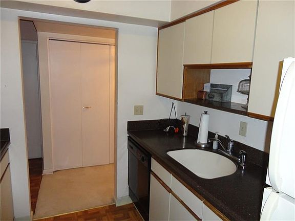2nd image of 815 Forest Green Dr