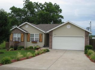1605 W Robin St, Ozark, MO 65721