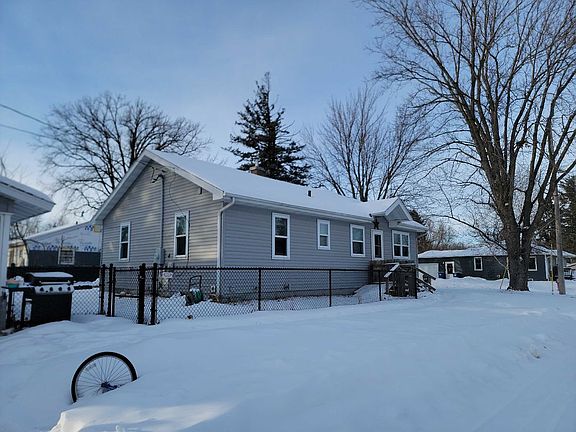 3rd image of 904 Lee St