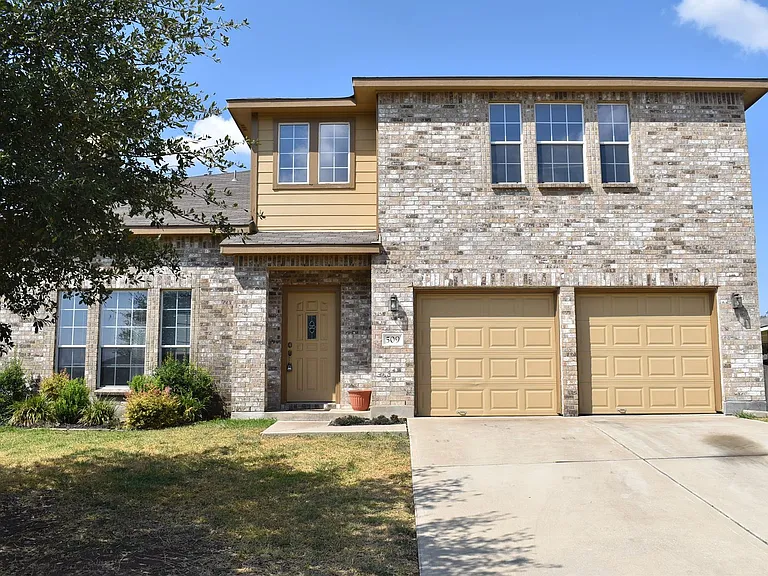 509 Lakota Ln — Photo 2