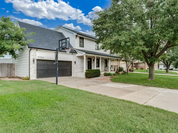 2134 N Parkdale Ct, Wichita, KS 67212