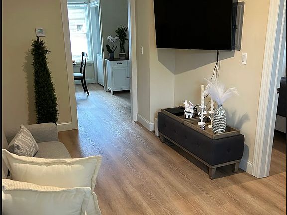 2nd image of 849 Grant Ave #1A