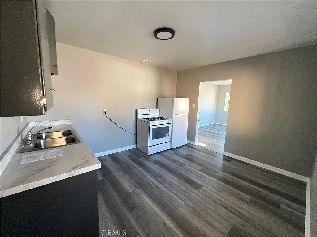 2 bed, 800 sqft, $2,150 — Photo 3