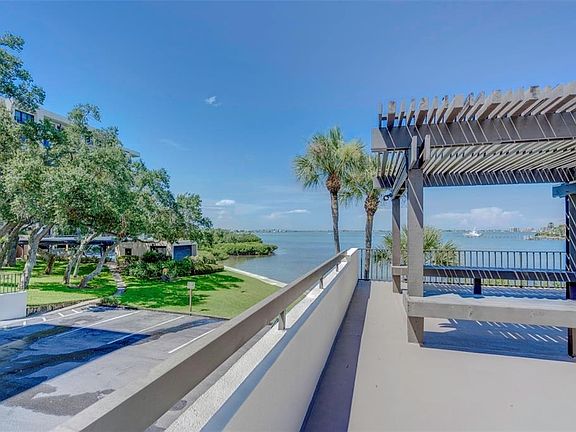 5th image of 8 Belleview Blvd APT 106