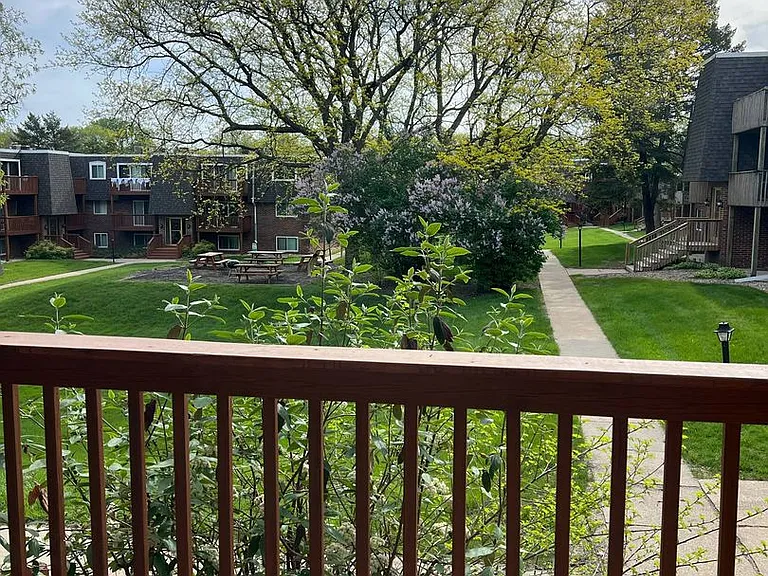 Lantern Square Apartments Spacious 1, 2 & 3 Bedrooms — Photo 25
