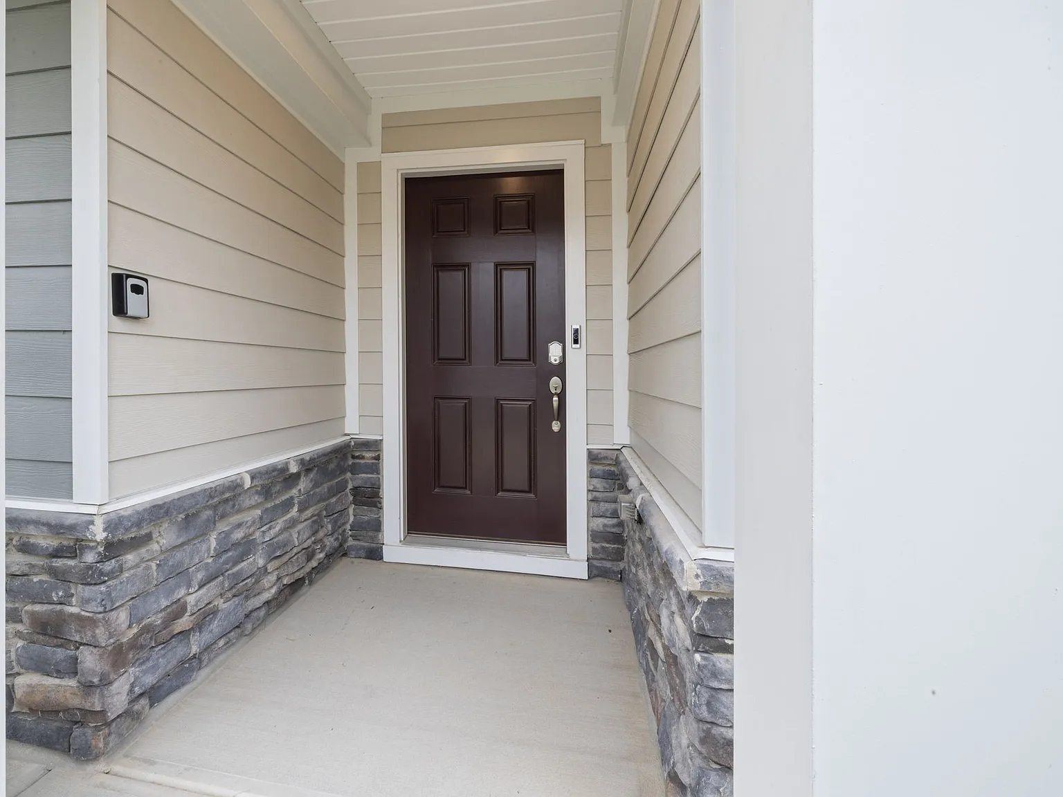 3 bed, 3.5 bath, 1733 sqft, $2,250 — Photo 2