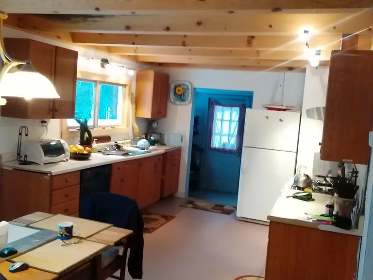 Large eat in Country style Kitchen
