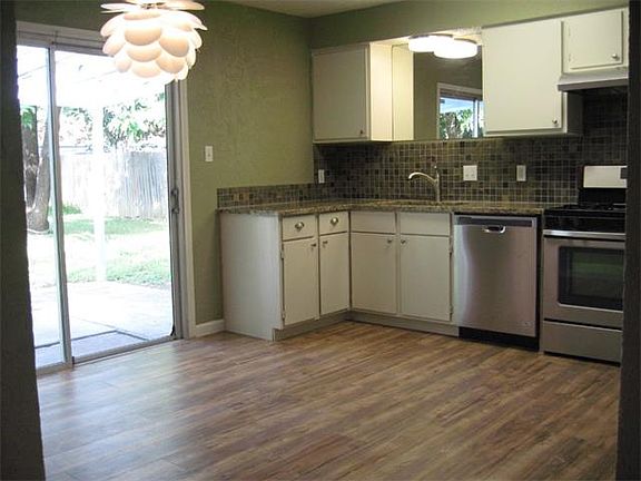 3rd image of 2508 Dovehill Dr