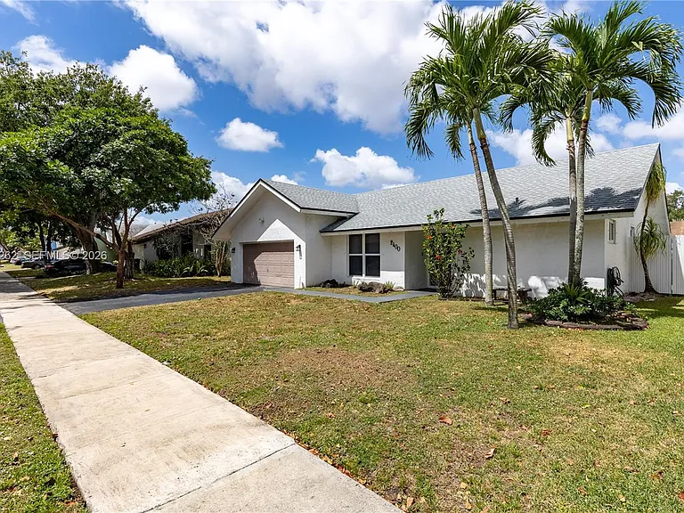 2400 NW 103rd Ave — Photo 3