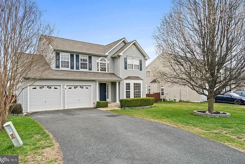 4 Saint Ives Ct