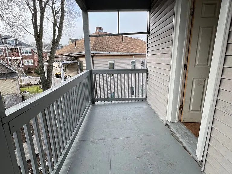 30 Courtland Rd — Photo 11