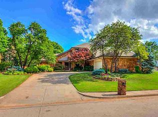 1014 Saint Andrews Dr, Edmond, OK 73025
