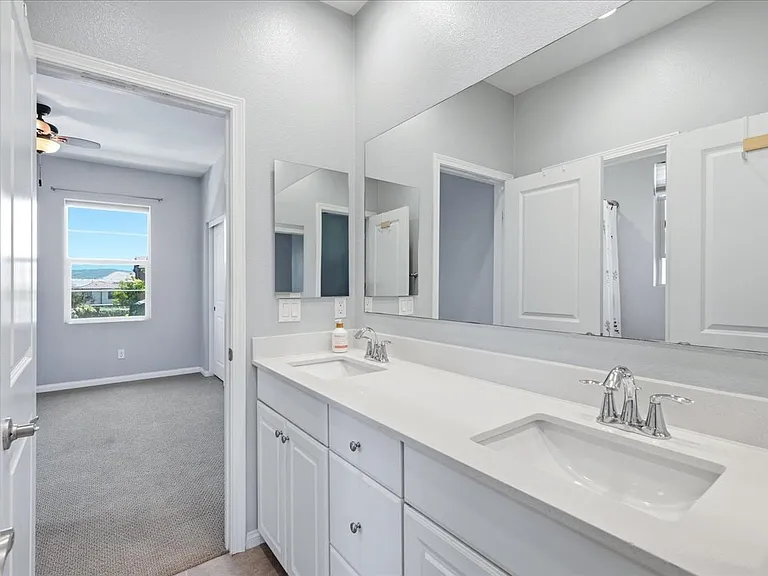 35 Lomada St — Photo 16