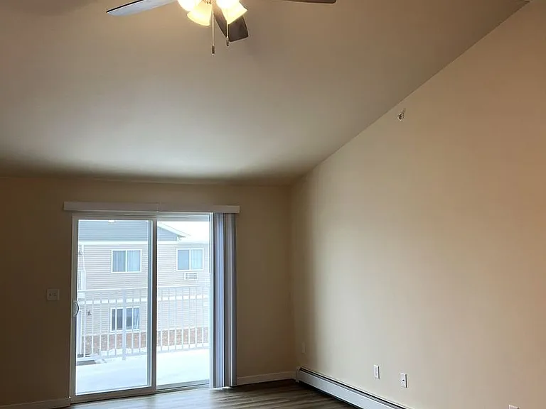 713 Caroline St — Photo 120