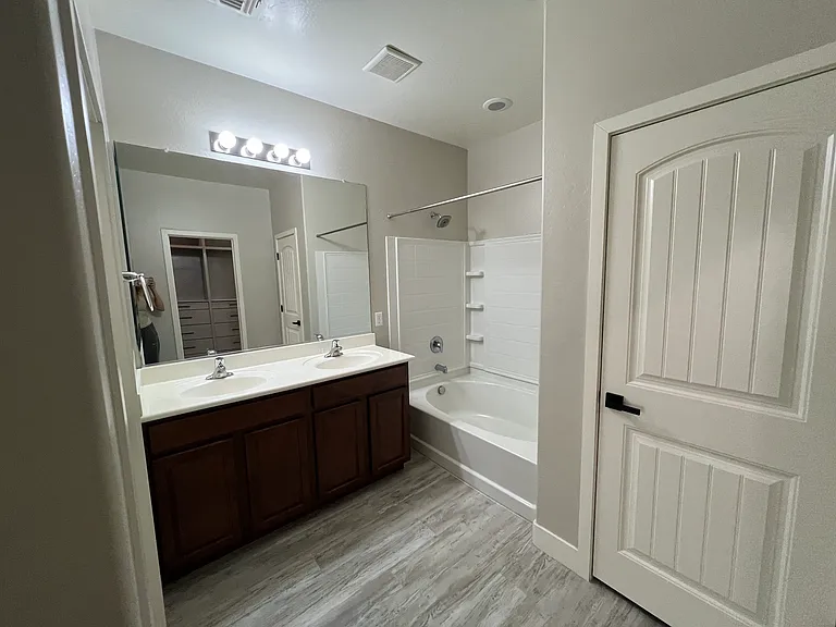 W Bedford Dr — Photo 22