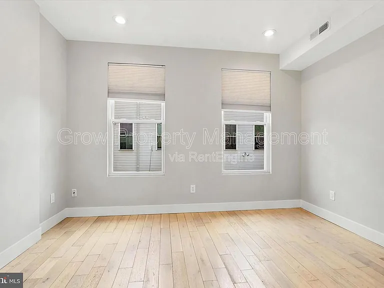 1730 Ingersoll St — Photo 12