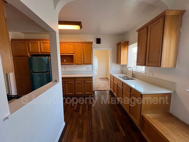 1st image of 1935 W 23rd St APT 4