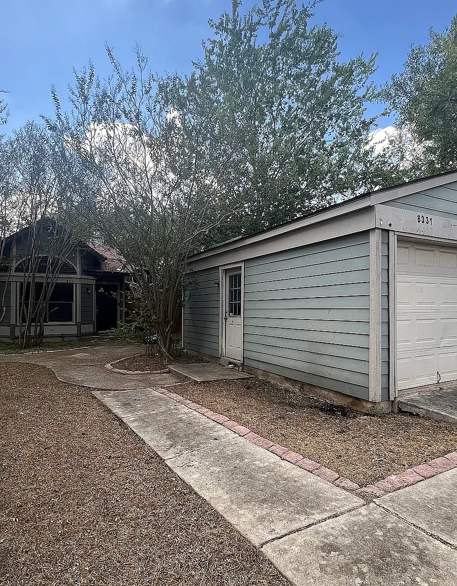 2 bed, 856 sqft, $1,100 — Photo 1