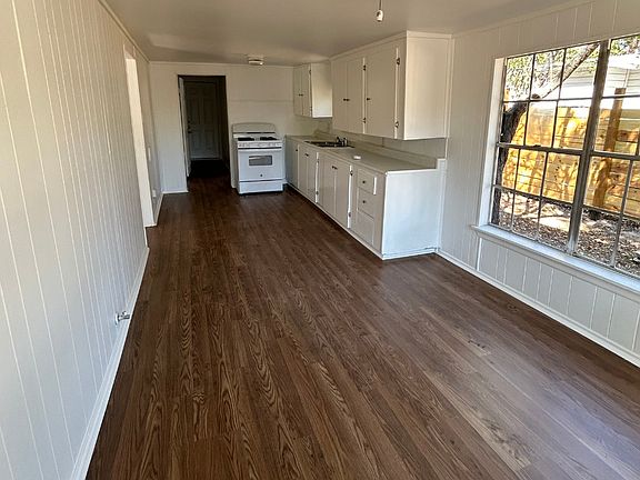 4th image of 612 Campbell St