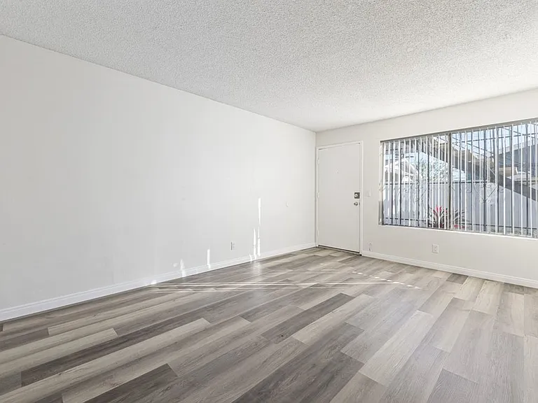 3511 42nd Street — Photo 3