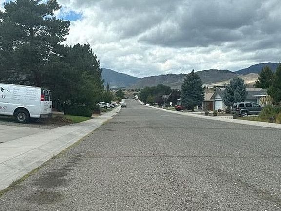 4th image of 994 Haystack Dr