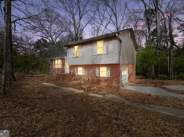40 Derby Country Dr, Ellenwood, GA 30294