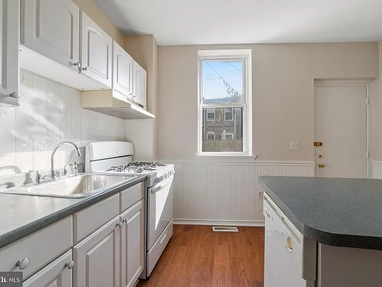 3449 Hickory Ave — Photo 5