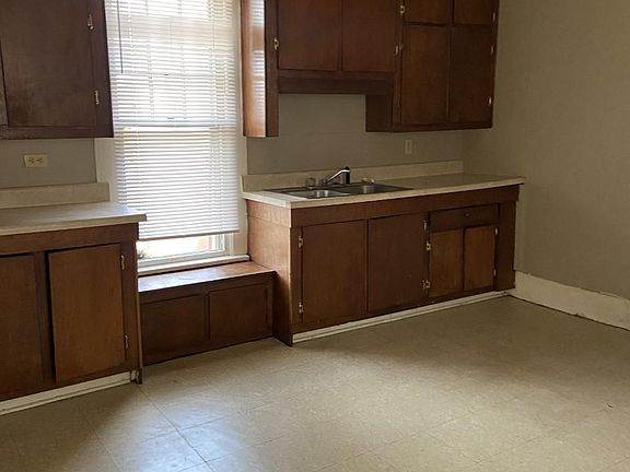 5th image of 1229 Woodlawn Ave #A