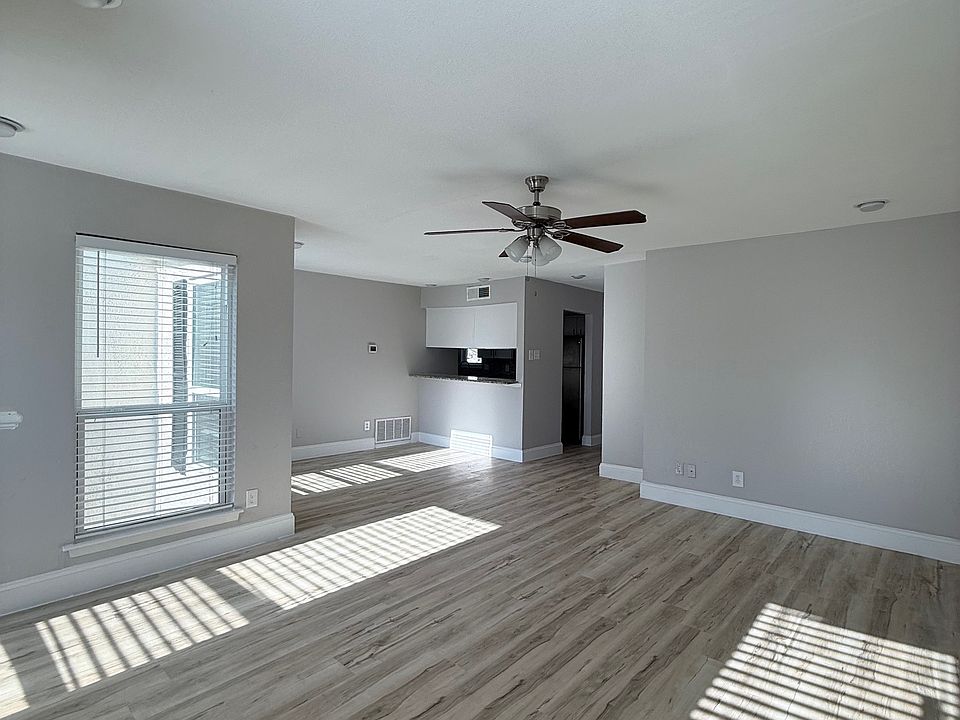 1st image of 7120 San Mateo Blvd #326