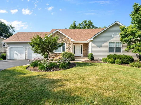 1207 Main Street Rd, Spring Grove, IL 60081