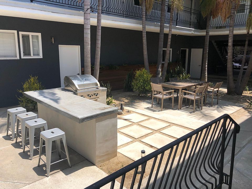 Communal bar-b-q Area