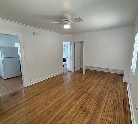 4th image of 2132 1/2 Laverna Ave
