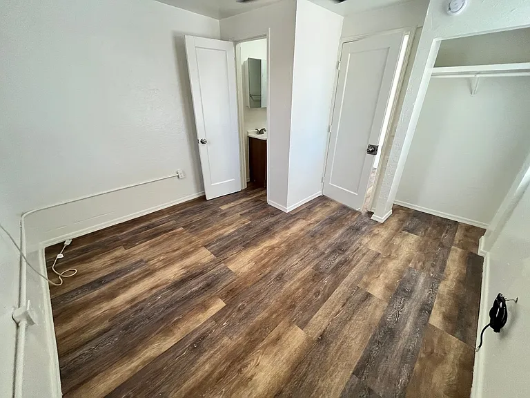 1431 E Benson Hwy — Photo 10