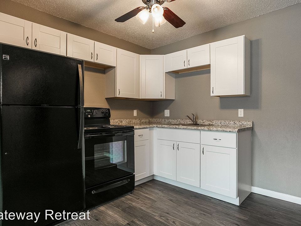 1st image of 15400 Bellaire Ave #15406-M