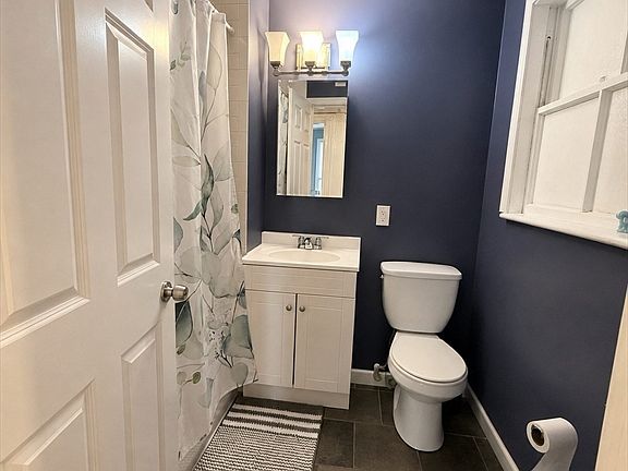 5th image of 83 Francis St #5