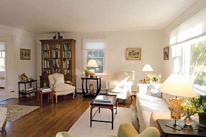 4th image of 19 Pelletreau St
