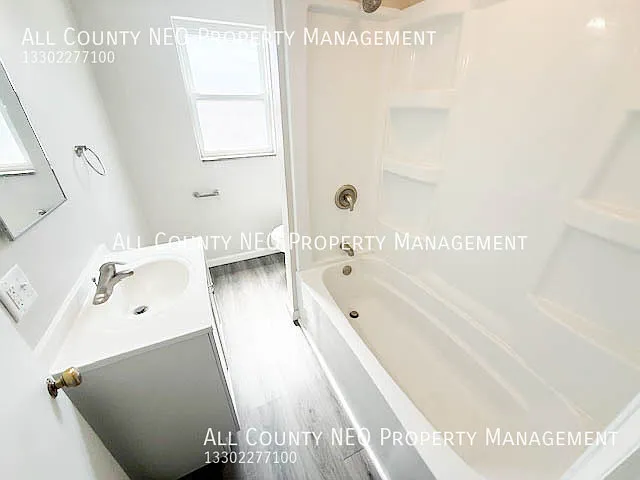 2114 Market Ave N #2 — Photo 7