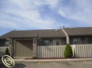 62361 Arlington Cir UNIT 2, South Lyon, MI