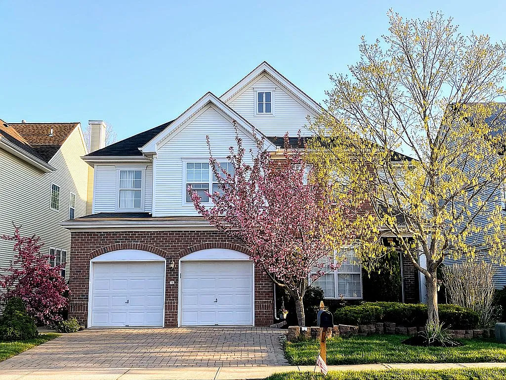 25 Elsie Dr photo 1