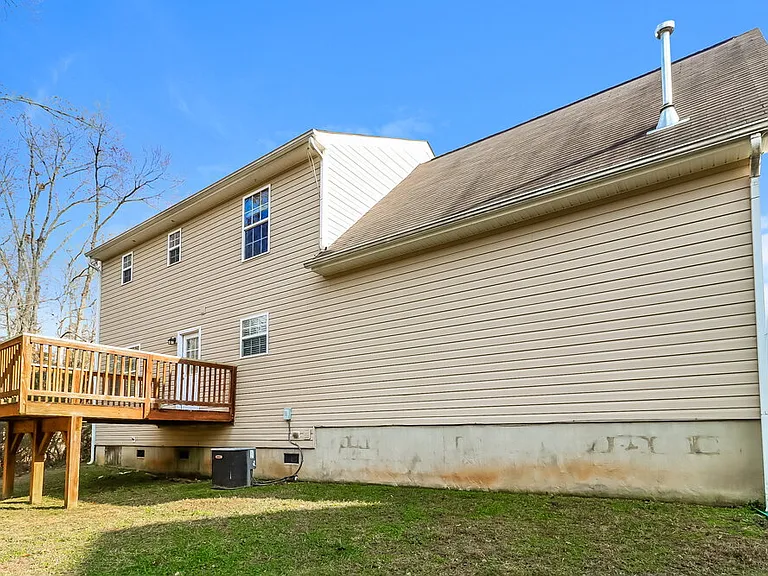 6805 Fawn View Dr — Photo 17