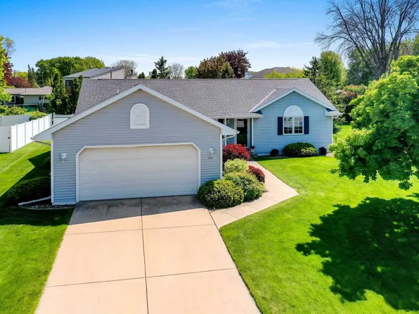 1121 Aldrin St, De Pere, WI 54115