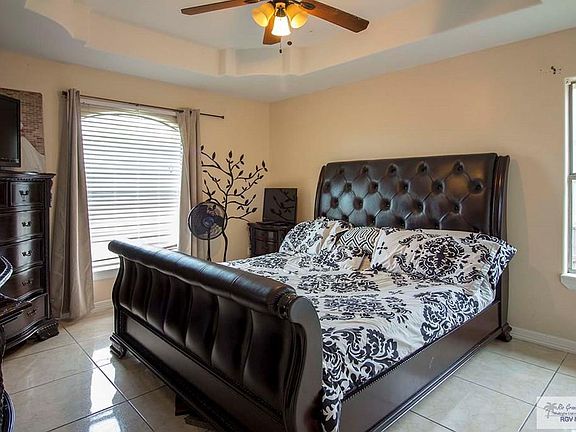 5th image of 3232 Divina Dr