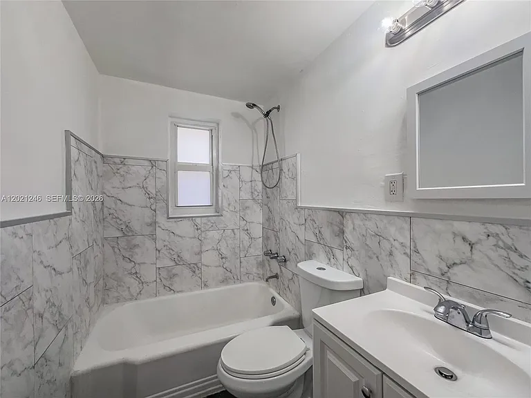 955 Bay Dr #2 — Photo 20