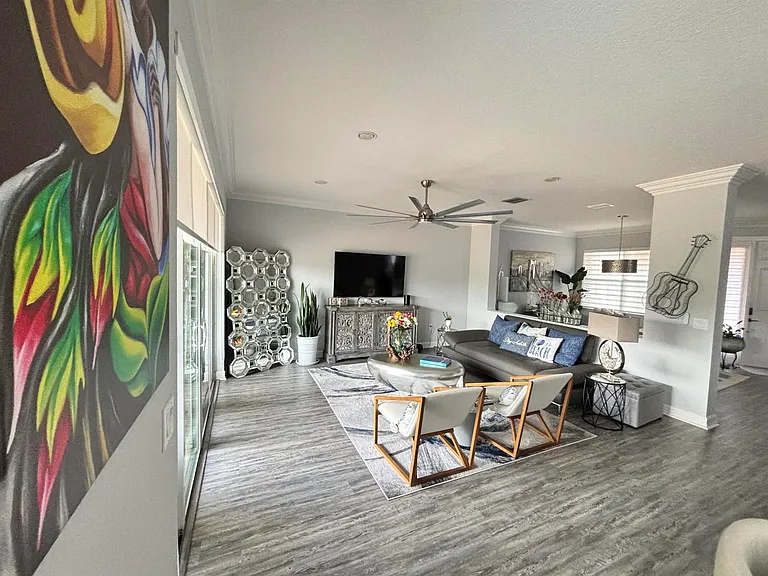 8219 Calabria Lakes Dr — Photo 22