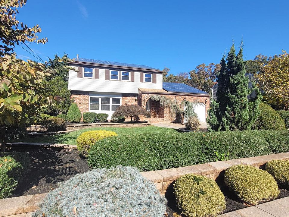 1st image of 10 Birch Grove Ln