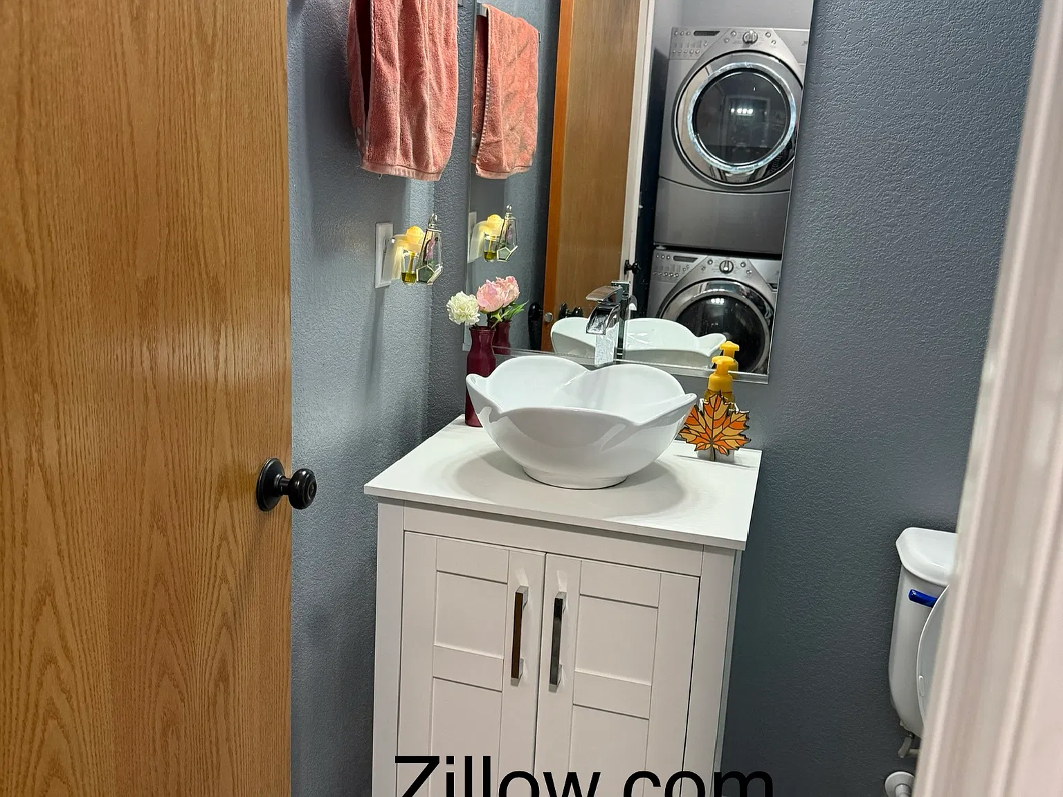 3 bed, 2.5 bath, 1632 sqft, $2,700 — Photo 3