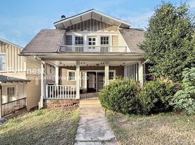 1406 17th Ave S